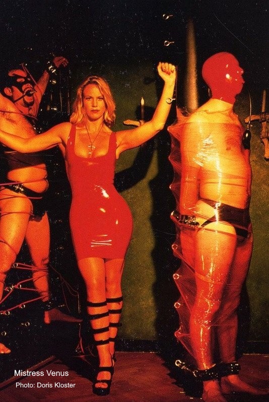 MISTRESS VENUS Dominatrix New York City NYC BDSM, fetish and femdom sessions for male slaves, submissives,
		 	masochists and fetishists